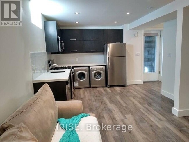 Photo du bâtiment - 11 Donmore Ave