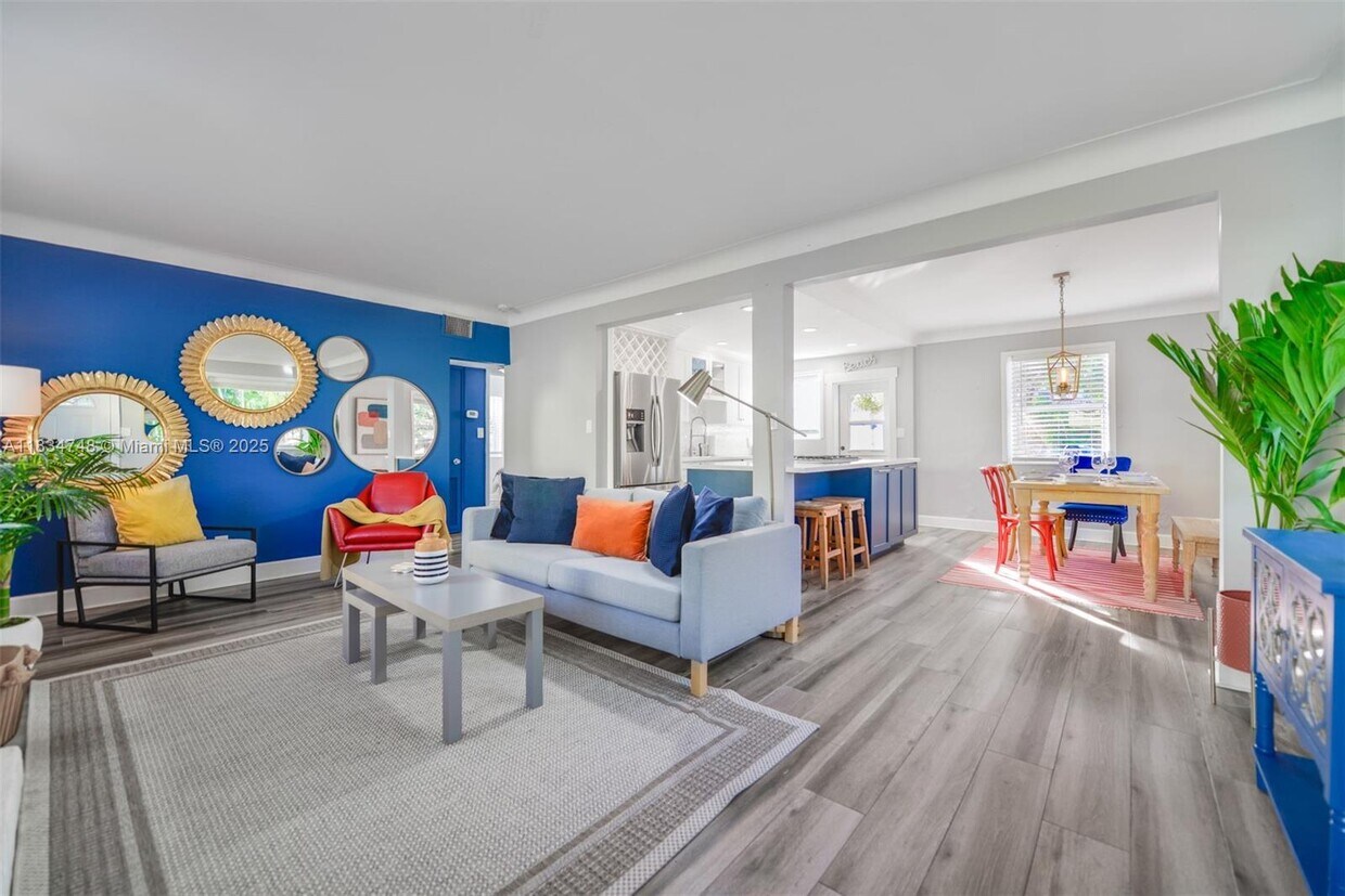 Foto principal - 242 SW 20th St