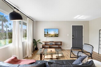 Building Photo - 3307 N 66th Pl