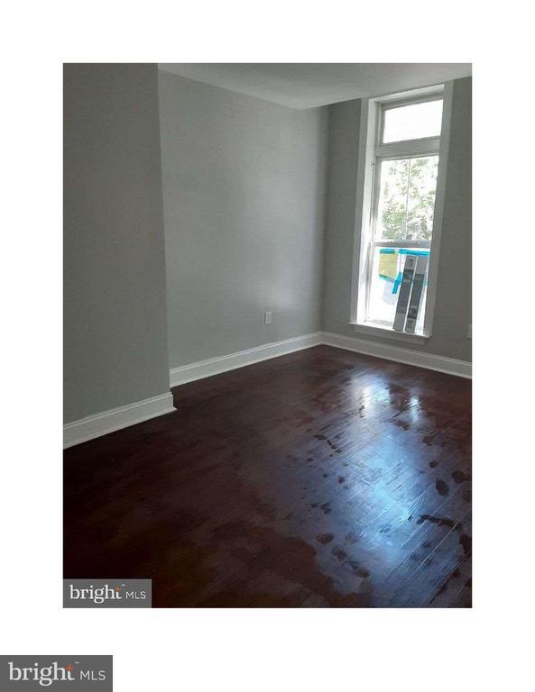 Building Photo - 1712 W Lombard St