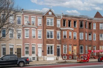 Building Photo - 820 E North Ave