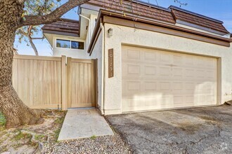 Building Photo - 10175 Larwin Ave