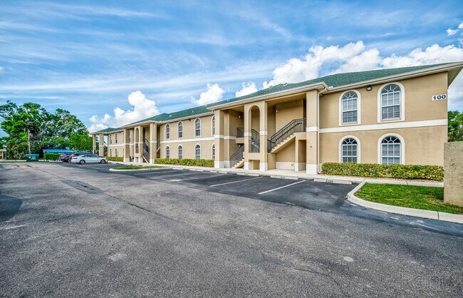 Foto del edificio - The Residences at Page Park