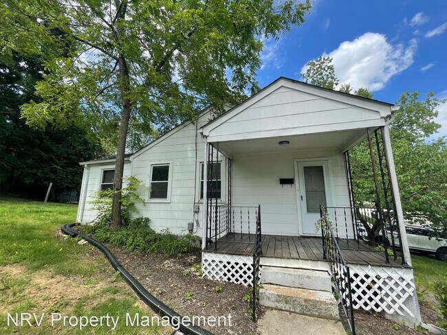 Building Photo - 2 br, 1 bath House - 152 Monroe Street