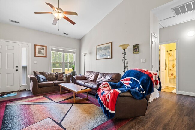 Building Photo - Folkstone Open Floor Plan