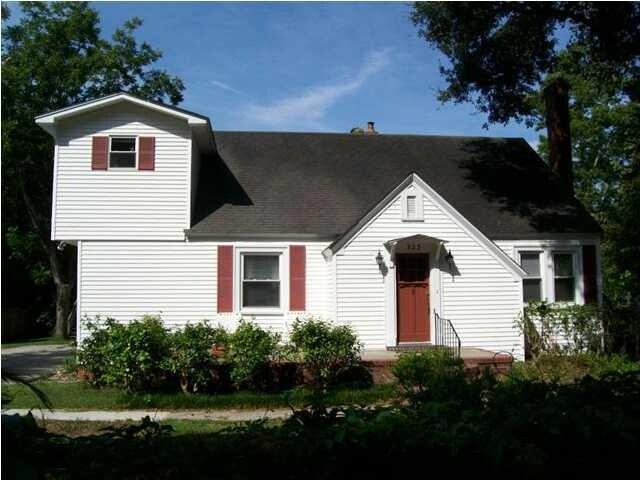 Building Photo - 323 Riverland Dr