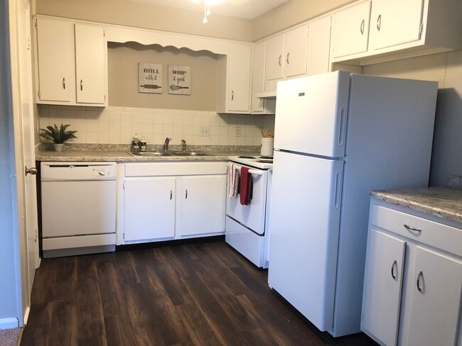 Building Photo - Shorelake Apartments