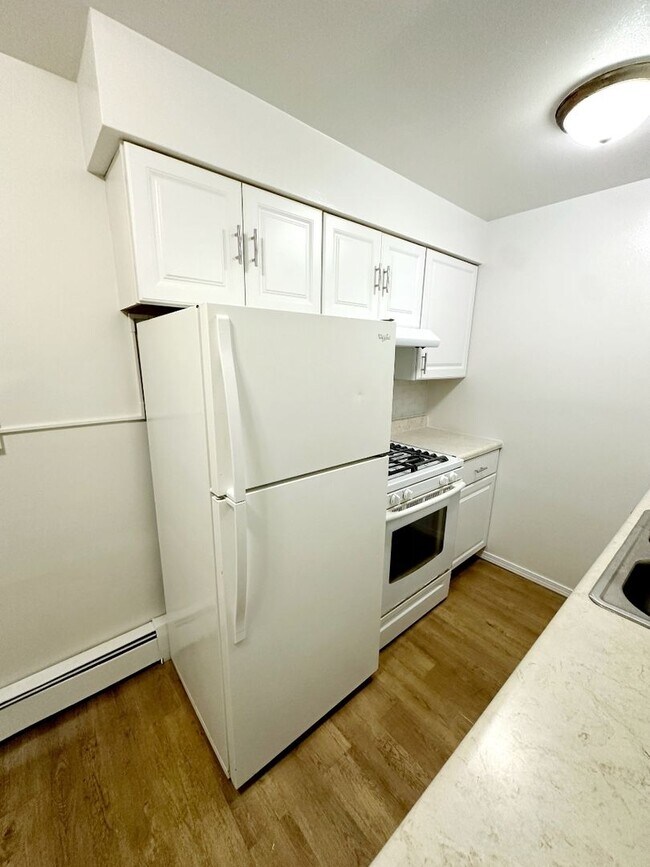 5533 Aspen Ave Unit Apt 2, Portage, IN 46368 Room for Rent in Portage, IN