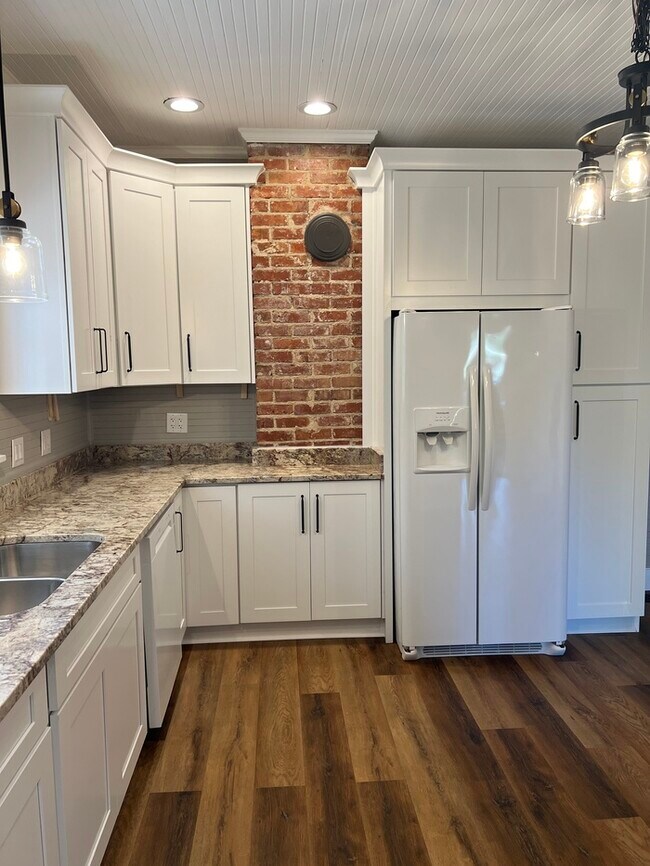 Foto del edificio - Historic mill house in hot Fort Mill SC PL...