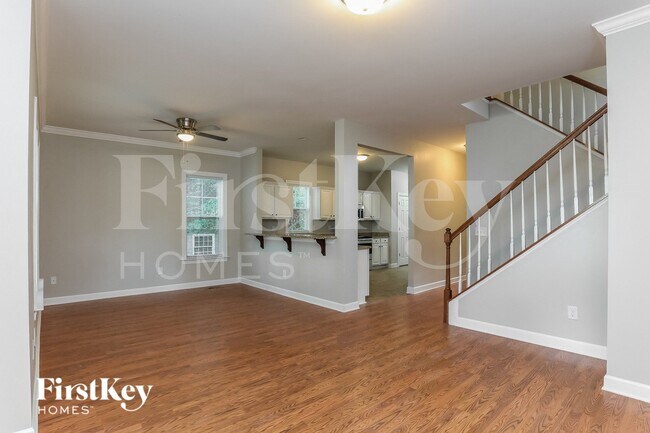 Foto del edificio - 5121 Lundy Dr