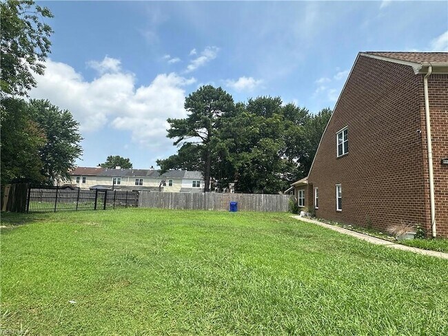 Foto del edificio - 4447 Rivermill Ct