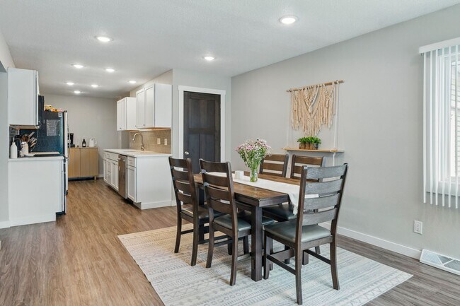 Foto del edificio - 927-933 Park Ave W