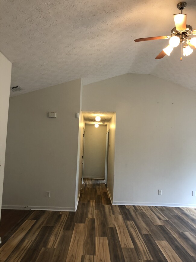 Building Photo - 108 Kensington Ct