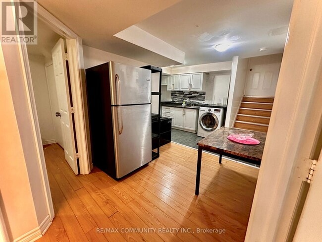 Photo du bâtiment - 54 Emcarr Dr