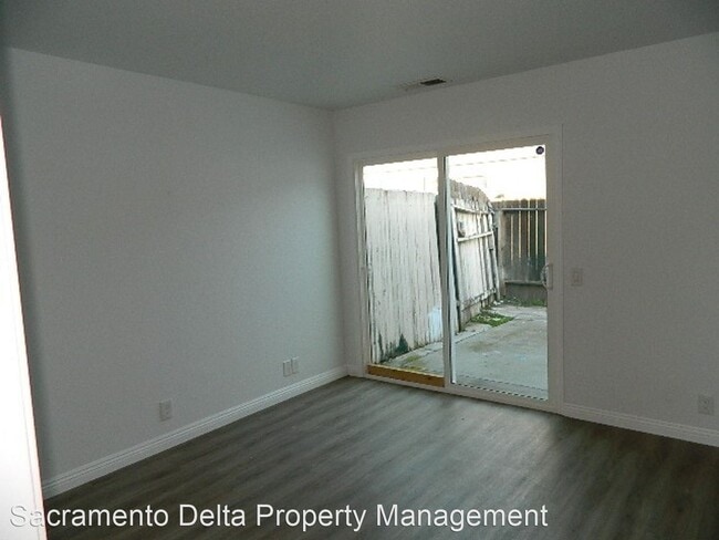 Building Photo - 2 br, 2 bath House - 3 Brenham Ct.