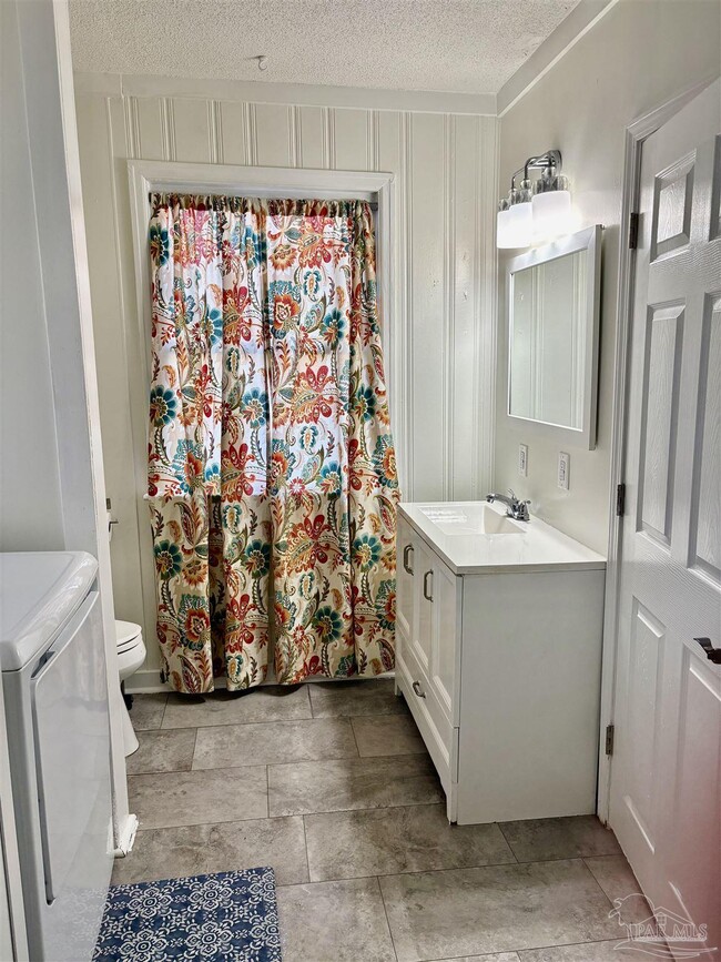 Building Photo - 326 W Sunset Ave