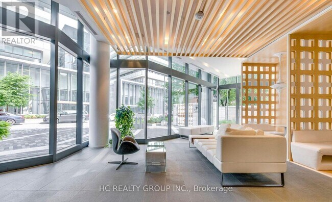 Photo du bâtiment - 45 Charles St E