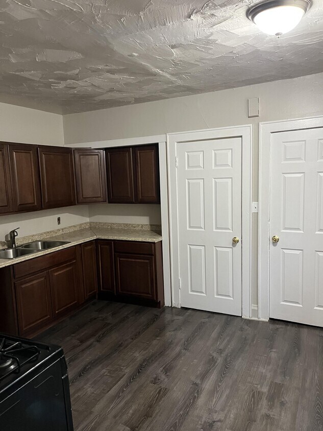 Foto principal - 4866 N 48th St