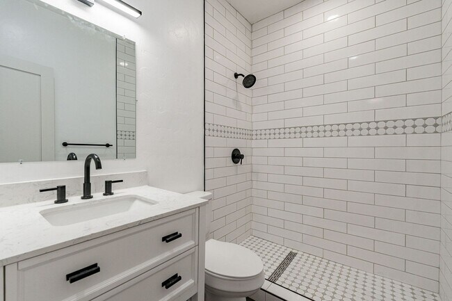 Foto del edificio - 332-334 N Warren Ave