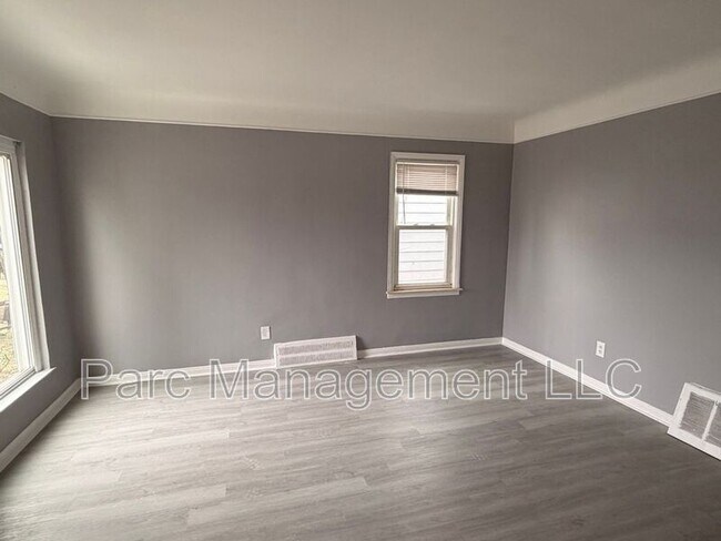 Foto del edificio - 6262 Penrod St