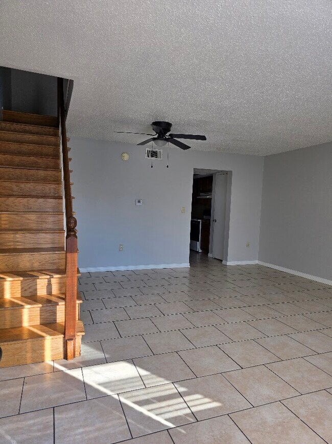 Foto del edificio - 719 N Beverly Ln