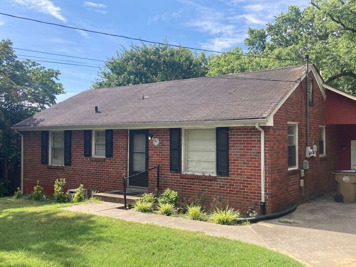 Primary Photo - Tusculum House in Fairlane Park