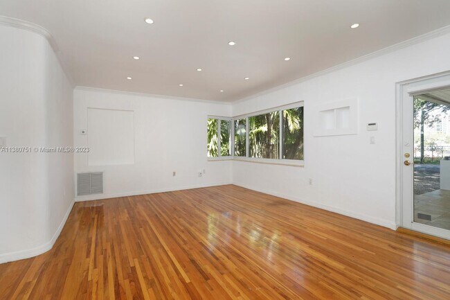 Building Photo - 4050 Loquat Ave