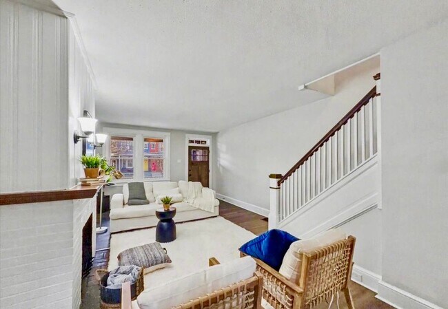 Foto del edificio - 596 N Plum St