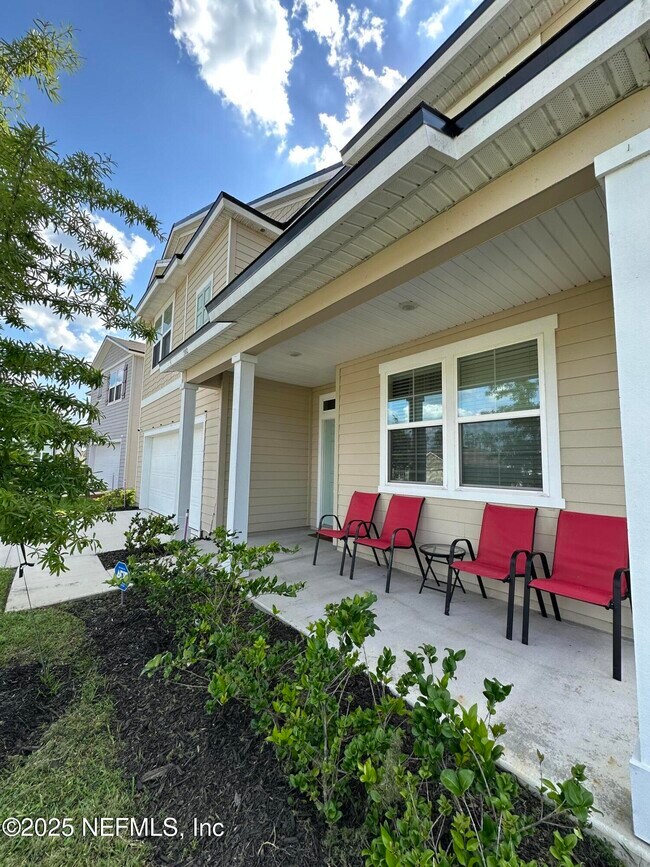 Building Photo - 2062 Garrison Wy