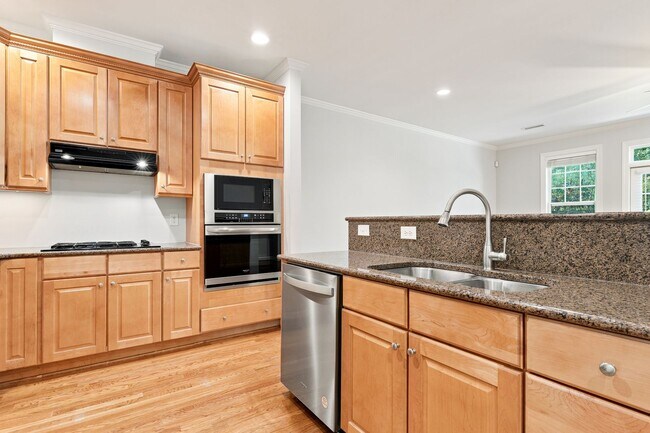 Foto del edificio - Beautiful 3 Bedroom / 2.5 Bathroom Townhome - Available NOW!