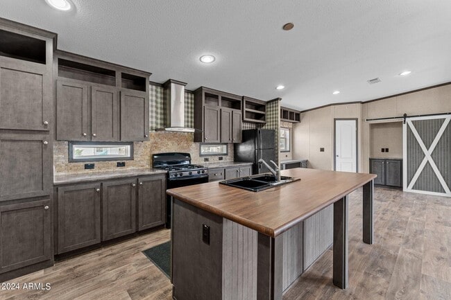Building Photo - 26647 S Hillward