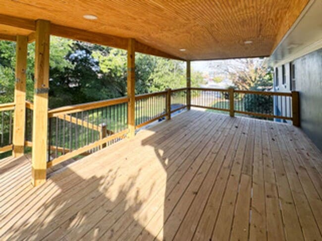 Building Photo - Knoxville 37919 - 4 Bedroom, 3 Bath Home - Contact Tom Parry (865) 607-3649
