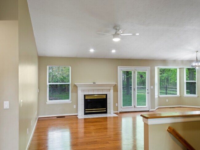 Foto del edificio - 672 E Lake Ln