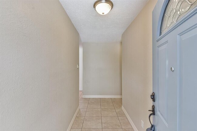 Foto del edificio - 6847 Vanlynn Ln