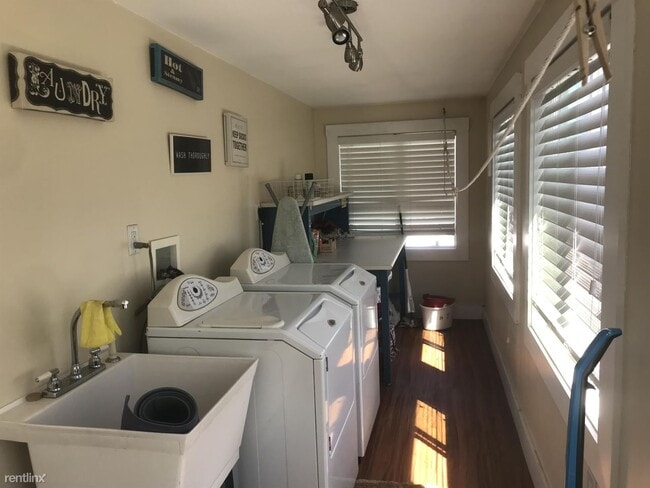 Building Photo - 2 br, 1 bath Duplex - 335 Arlington St Sec...
