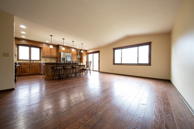 Building Photo - 1417 Raleigh Dr