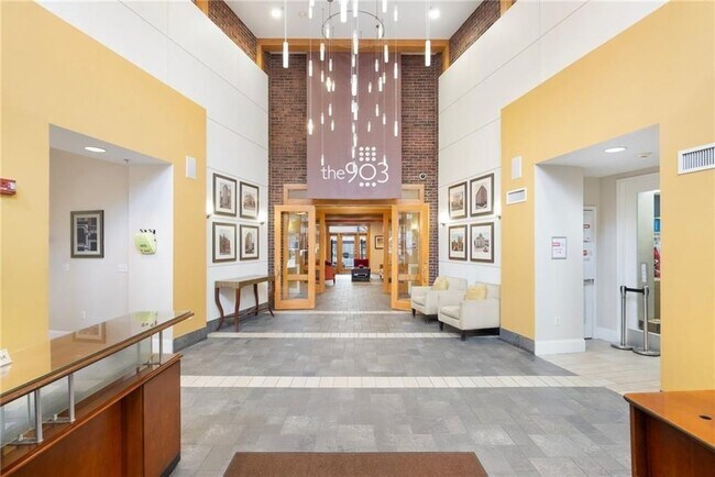 Foto del edificio - 1000 Providence Pl