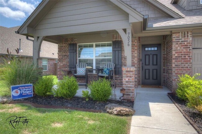 Foto del edificio - 4 Bedroom 3 car garage in BIXBY schools.