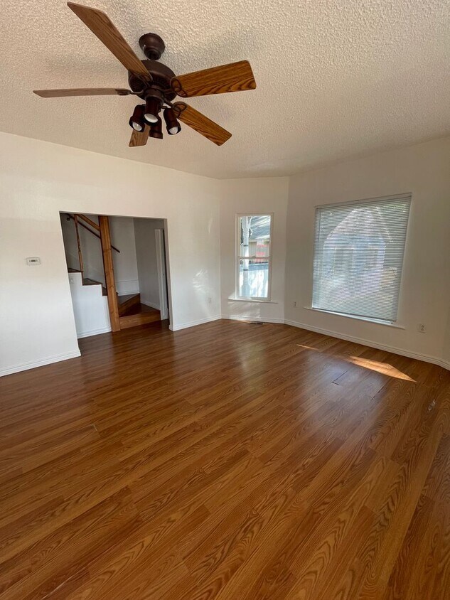 Foto principal - 706 Railroad Ave