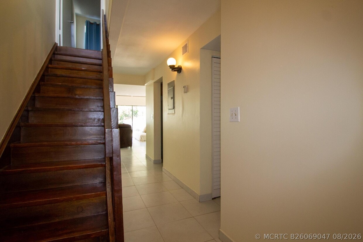 Building Photo - 1435 White Pine Dr