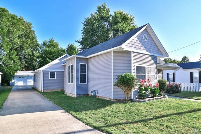 Building Photo - 202 W North St