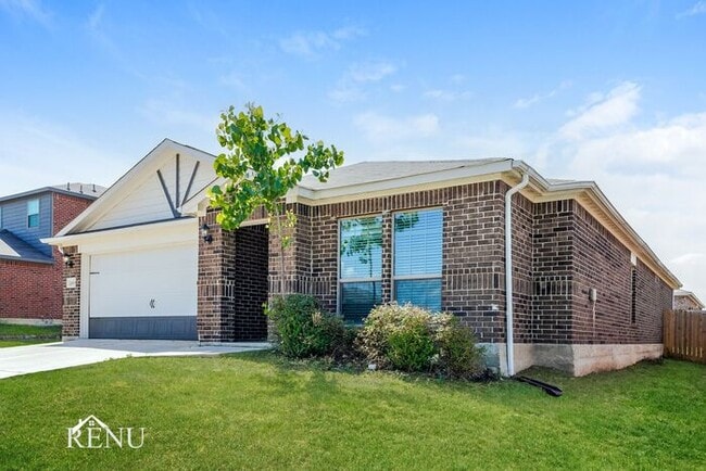 Building Photo - 2005 Hialeah Dr