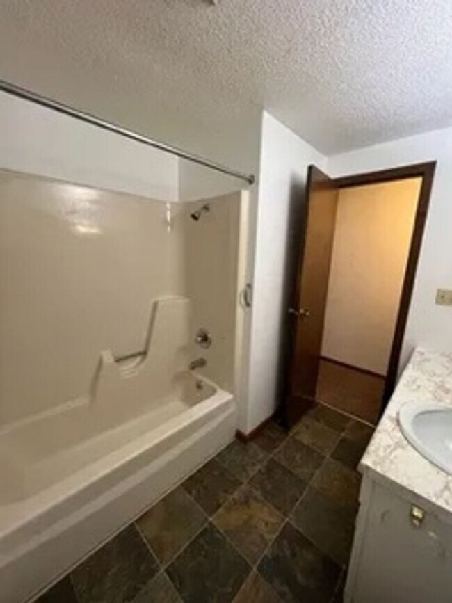 Foto del edificio - 102 Rob Roy Ln