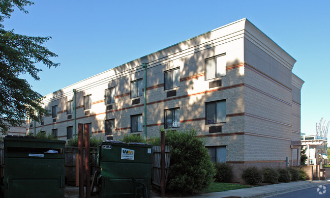 Building Photo - Mission Valley Garden Apartments