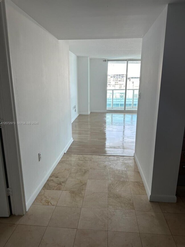Foto del edificio - 2101 Brickell Ave