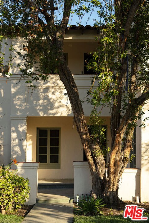 Foto del edificio - 1206 S La Jolla Ave