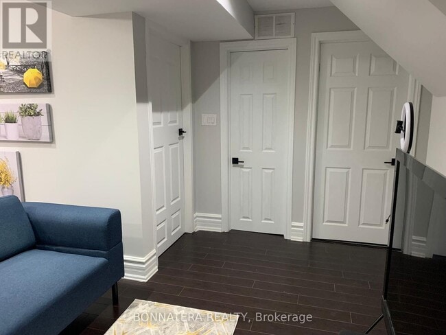 Building Photo - 284 Hickory Cir