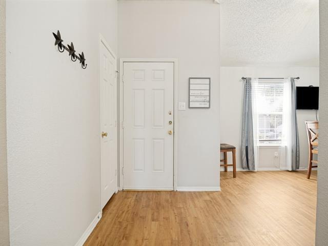 Building Photo - 1109 Alexandria Dr