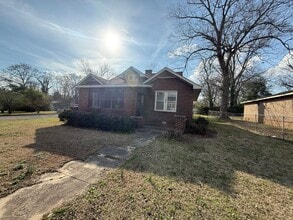 Building Photo - 229 S 8th St