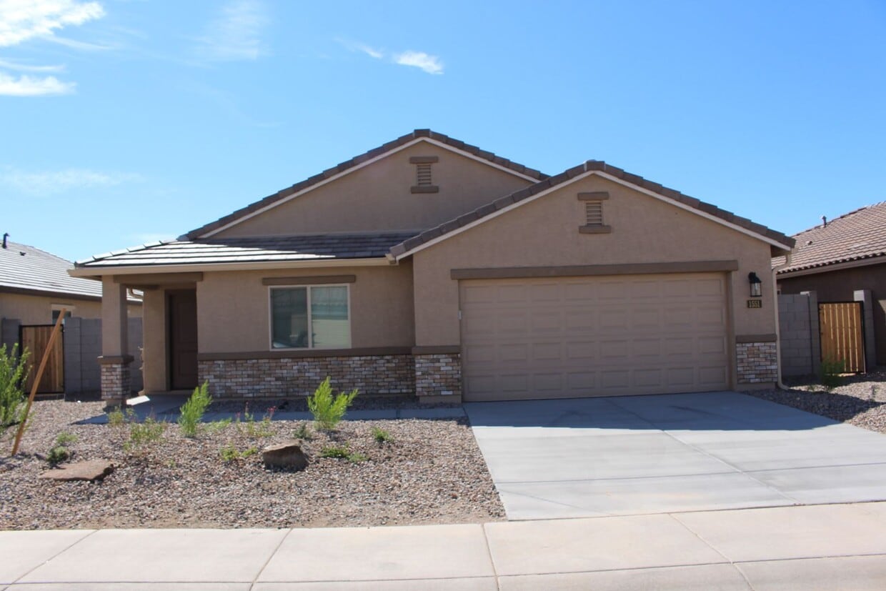 Primary Photo - Mission Ranch - 4 bedroom 2 bath single st...